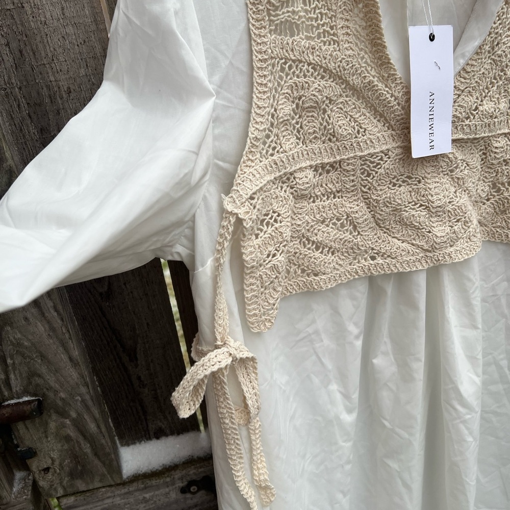 👗Annie wear white dress with crochet vest - Picture 8 of 13